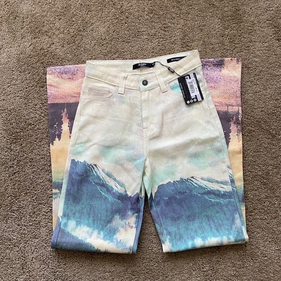 Landscape Print Boyfriend Fit Jeans - Picture 3 of 5